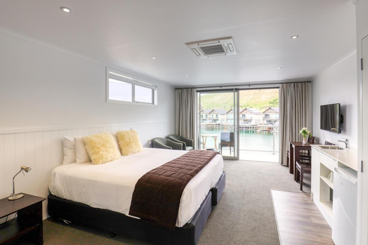 Marsden Lake Resort Central Otago Cromwell Ngoại thất bức ảnh A room at the hotel