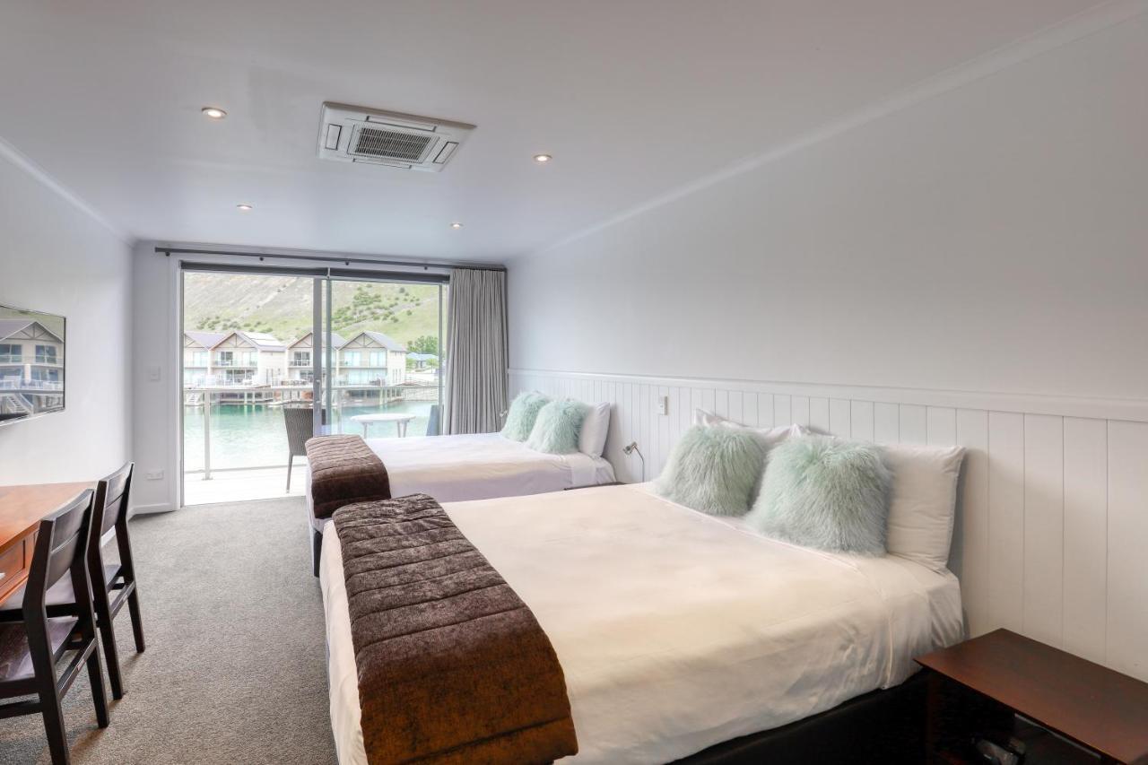 Marsden Lake Resort Central Otago Cromwell Ngoại thất bức ảnh A typical studio apartment