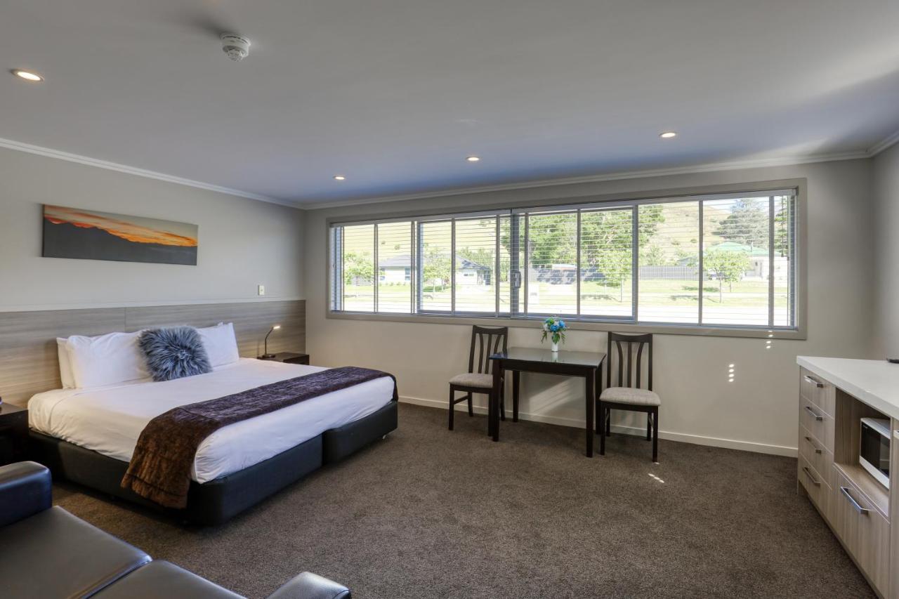 Marsden Lake Resort Central Otago Cromwell Ngoại thất bức ảnh A typical motel room
