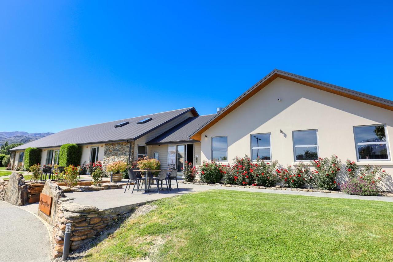 Marsden Lake Resort Central Otago Cromwell Ngoại thất bức ảnh The Lodge at Waihi
