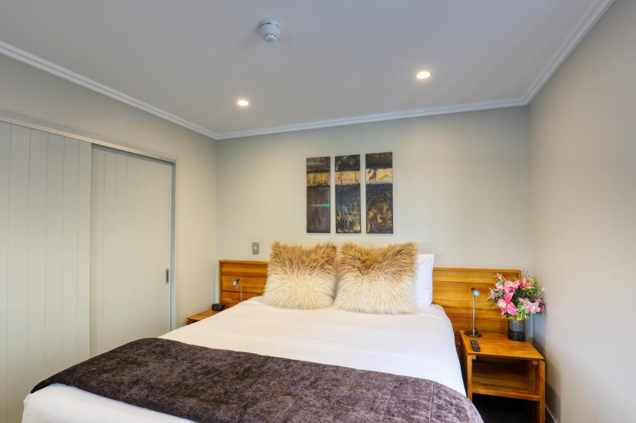 Marsden Lake Resort Central Otago Cromwell Ngoại thất bức ảnh A bedroom at the hotel