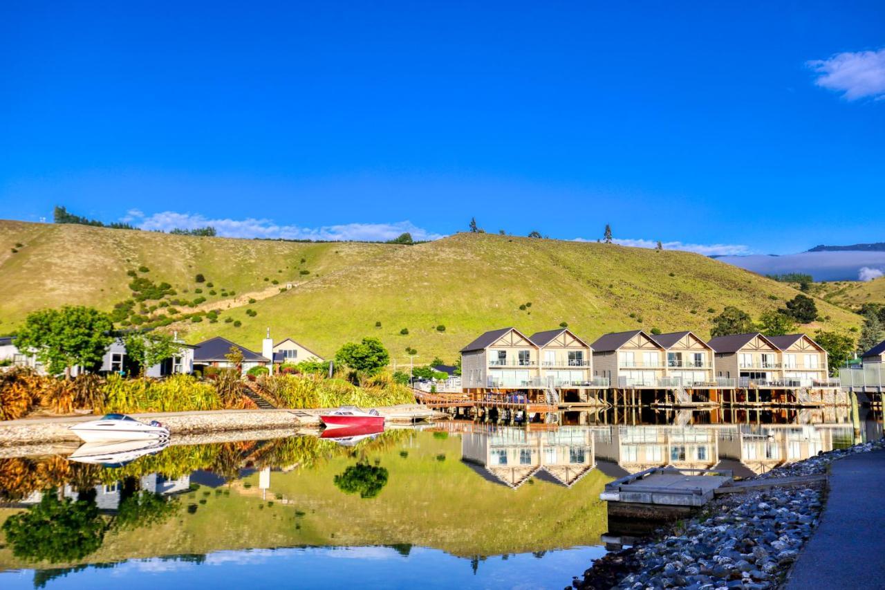 Marsden Lake Resort Central Otago Cromwell Ngoại thất bức ảnh The Landing, a residential development in the town centre