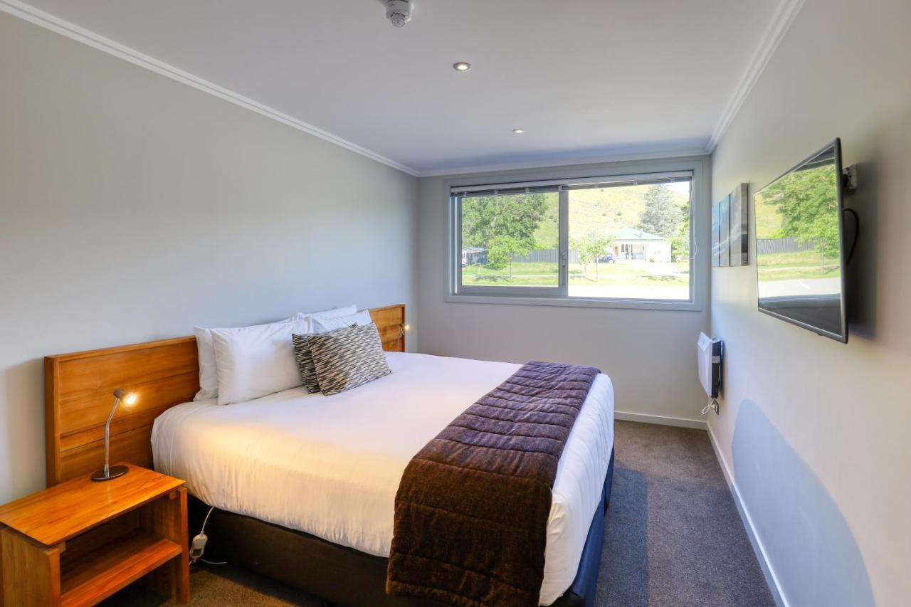 Marsden Lake Resort Central Otago Cromwell Ngoại thất bức ảnh A typical motel room