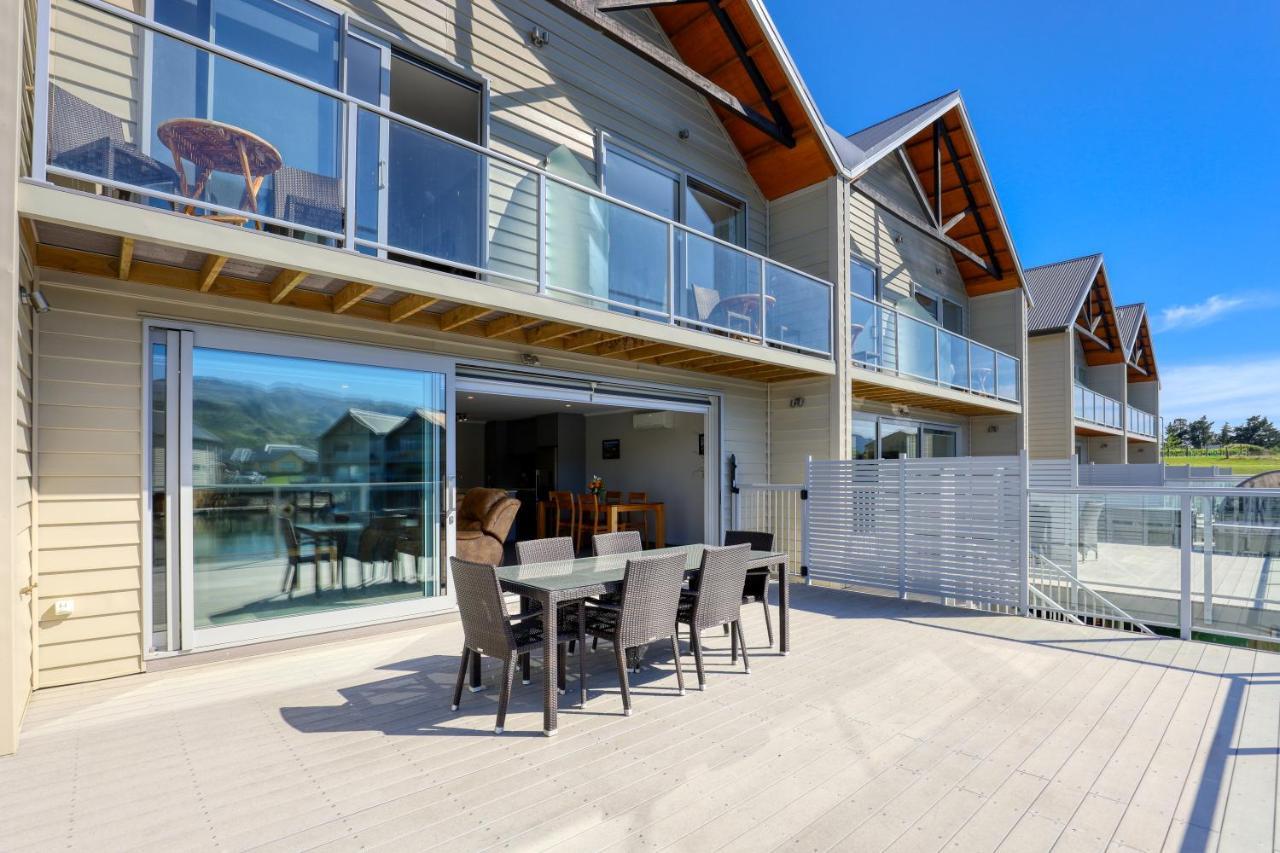 Marsden Lake Resort Central Otago Cromwell Ngoại thất bức ảnh A typical apartment at the Jack's Point clubhouse