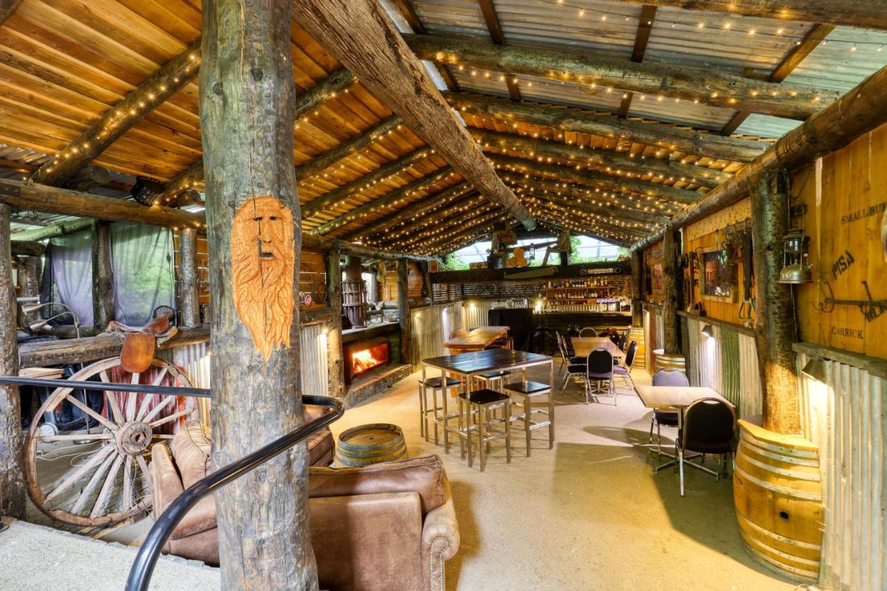 Marsden Lake Resort Central Otago Cromwell Ngoại thất bức ảnh The interior of the Treehouse